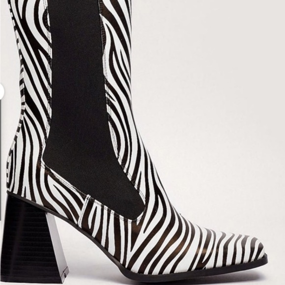 Zebra Faux Leather Heeled Chelsea Boots S05 - Picture 4 of 11